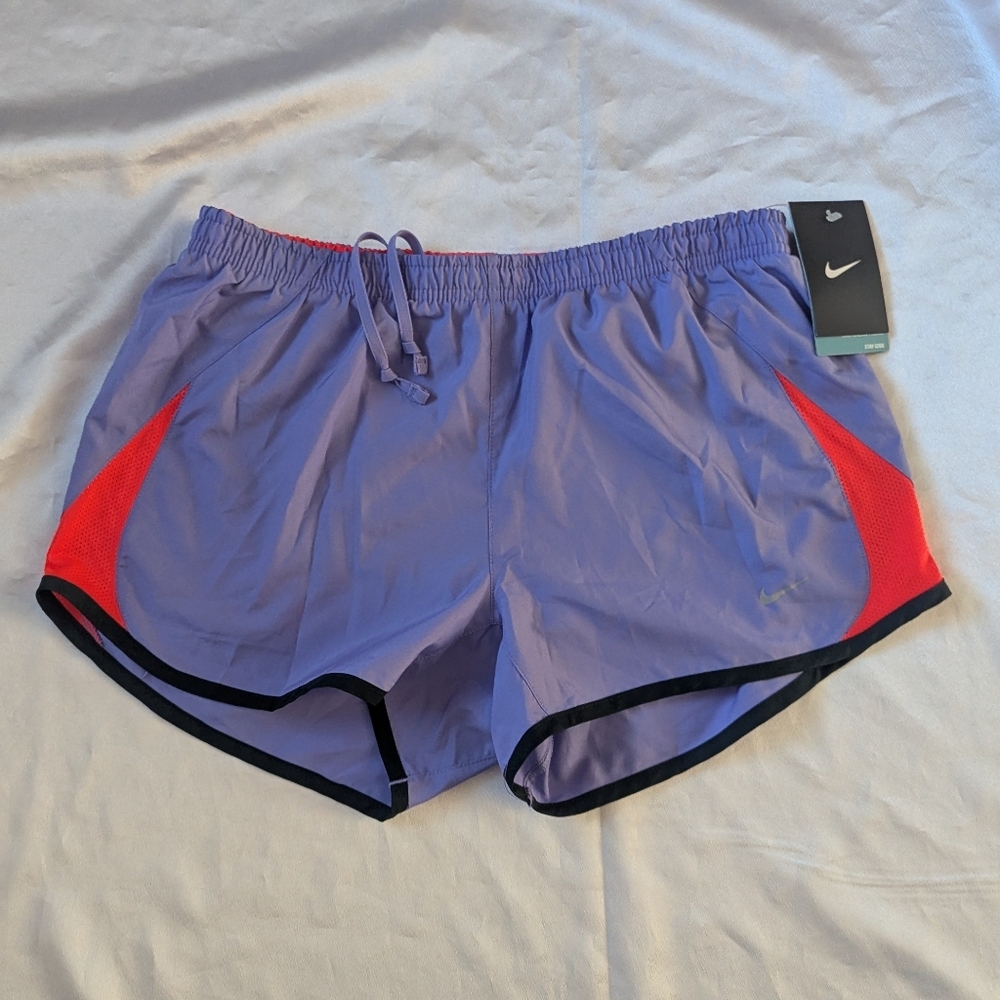 New Nike Women's Active Performance Shorts Purple Pink‎ Small